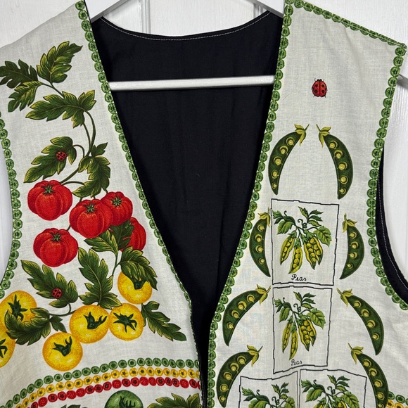 Handmade Hot Tomato Vegetable Garden Lightweight One-of-a-Kind Vest W2206 Sz L - Picture 2 of 5